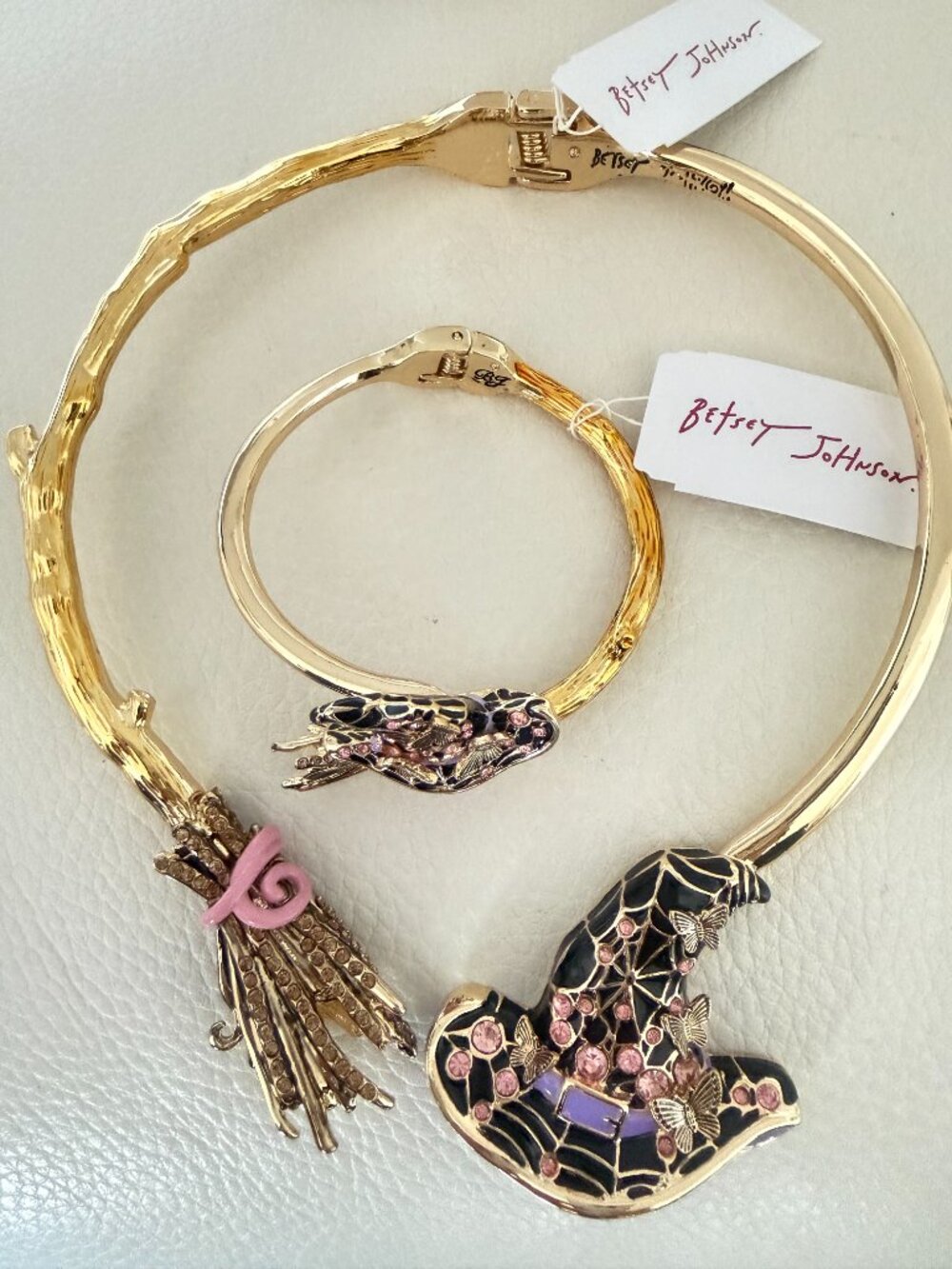 Betsey Johnson Halloween Witch Hat & Broom Enamel Crystal Necklace bracelet set - Picture 3 of 7